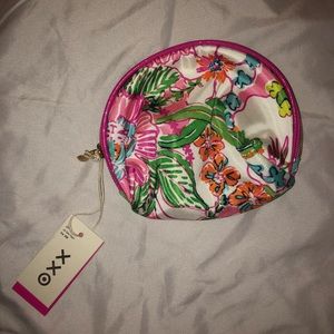 - SMALL LILLY PULITZER MAKEUP BAG